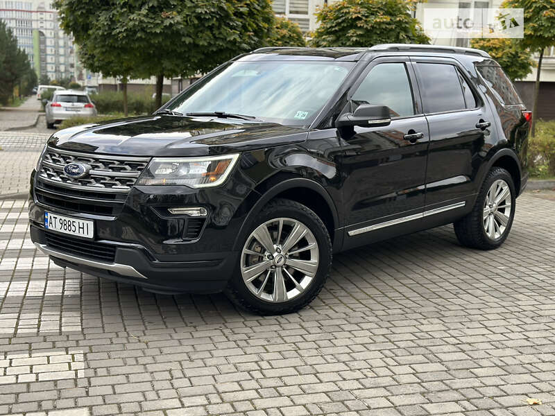 Позашляховик / Кросовер Ford Explorer 2018 в 