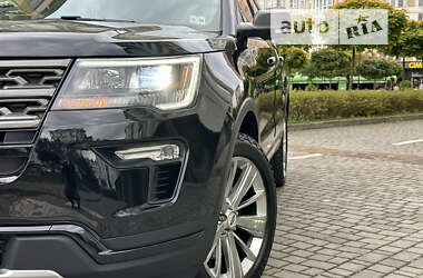 Позашляховик / Кросовер Ford Explorer 2018 в 