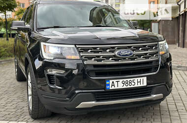 Позашляховик / Кросовер Ford Explorer 2018 в 