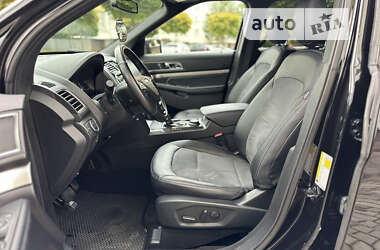 Позашляховик / Кросовер Ford Explorer 2018 в 