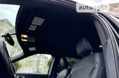 Позашляховик / Кросовер Ford Explorer 2018 в 