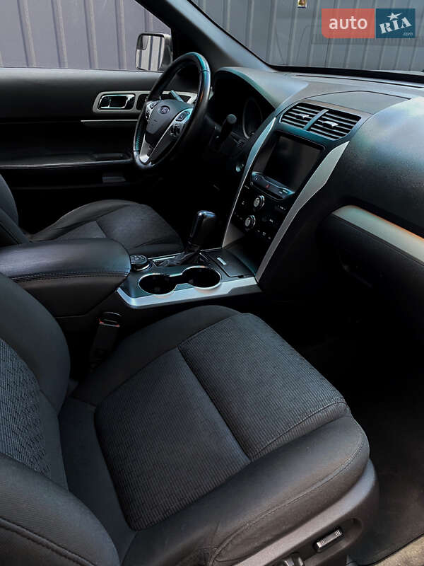 Внедорожник / Кроссовер Ford Explorer 2015 в Первомайске