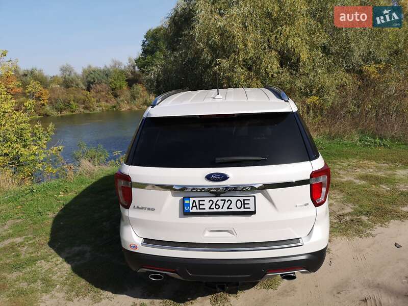 Позашляховик / Кросовер Ford Explorer 2018 в Кам'янському