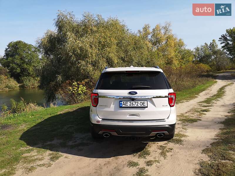 Позашляховик / Кросовер Ford Explorer 2018 в Кам'янському