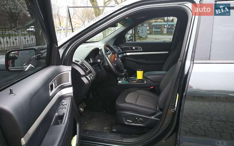 Позашляховик / Кросовер Ford Explorer 2015 в Львові