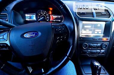 Позашляховик / Кросовер Ford Explorer 2015 в Тернополі