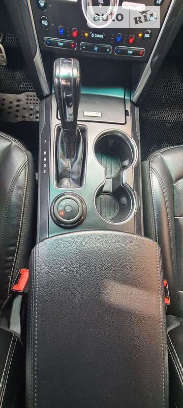 Внедорожник / Кроссовер Ford Explorer 2016 в Ужгороде
