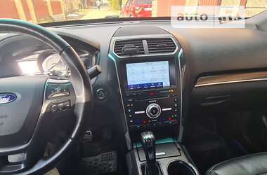 Позашляховик / Кросовер Ford Explorer 2016 в Ужгороді