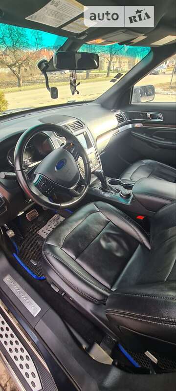 Внедорожник / Кроссовер Ford Explorer 2016 в Ужгороде