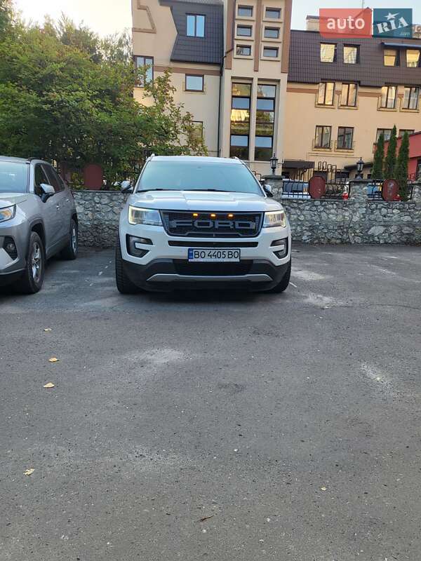 Позашляховик / Кросовер Ford Explorer 2017 в Тернополі