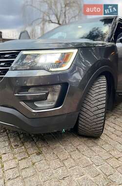 Внедорожник / Кроссовер Ford Explorer 2016 в Павлограде