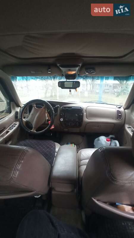 Позашляховик / Кросовер Ford Explorer 1996 в Черкасах фото 12 Позашляховик / Кросовер Ford Explorer 1996 в Черкасах
