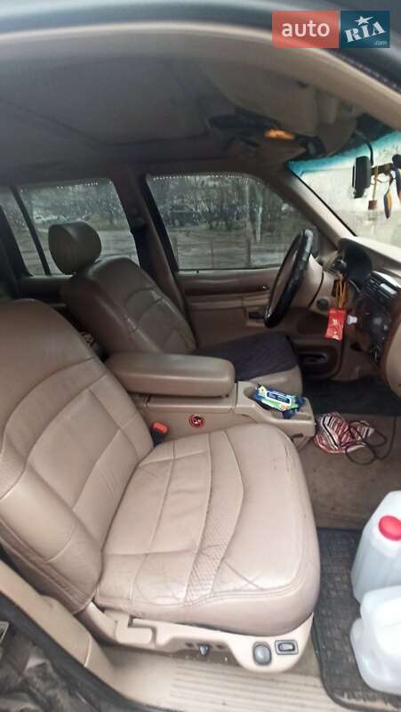 Позашляховик / Кросовер Ford Explorer 1996 в Черкасах фото 15 Позашляховик / Кросовер Ford Explorer 1996 в Черкасах