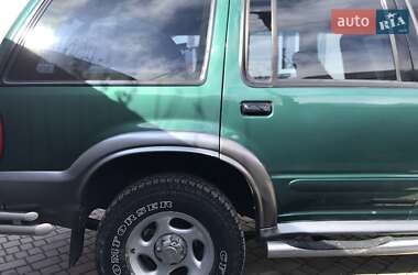 Внедорожник / Кроссовер Ford Explorer 2000 в Одессе