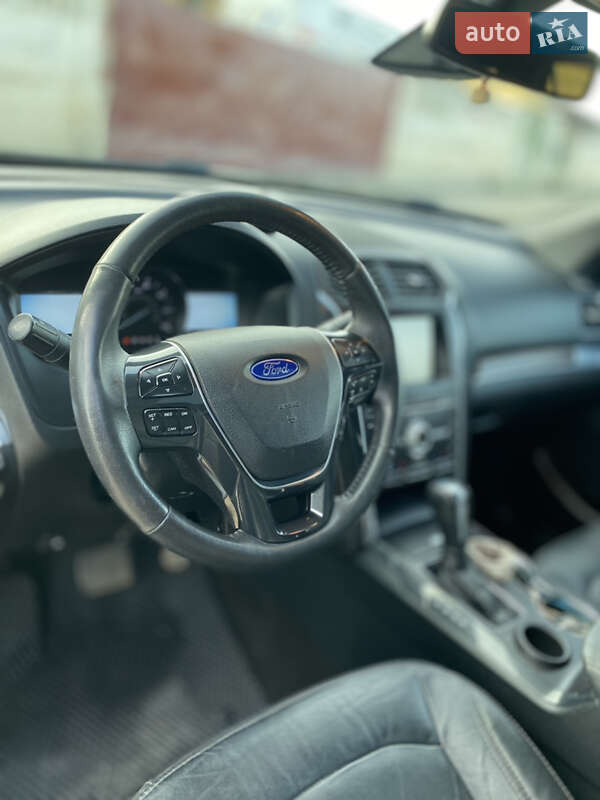Внедорожник / Кроссовер Ford Explorer 2015 в Ивано-Франковске