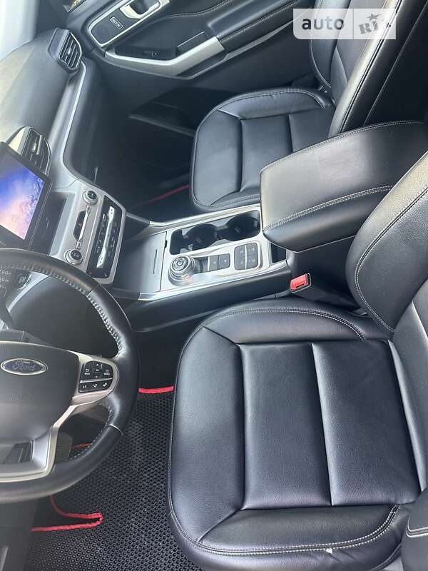 Позашляховик / Кросовер Ford Explorer 2020 в Могилів-Подільському