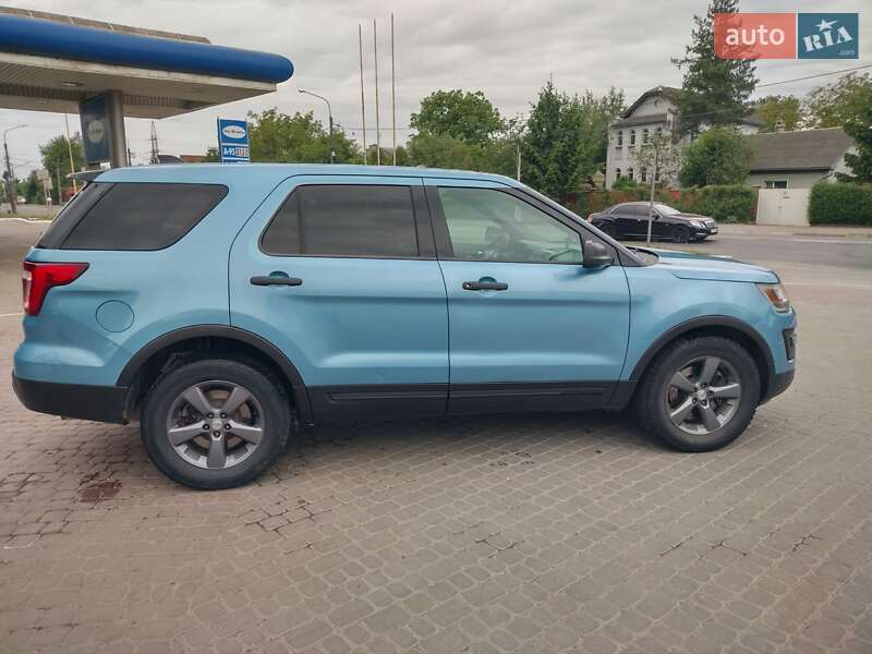 Позашляховик / Кросовер Ford Explorer 2017 в Івано-Франківську