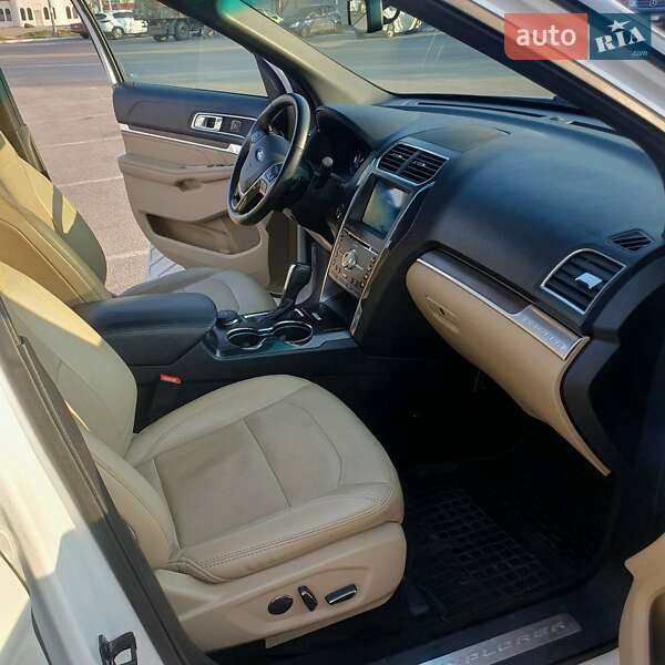 Внедорожник / Кроссовер Ford Explorer 2017 в Днепре