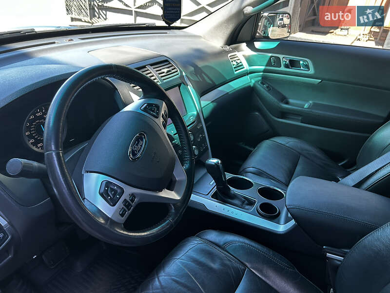 Внедорожник / Кроссовер Ford Explorer 2012 в Кривом Роге