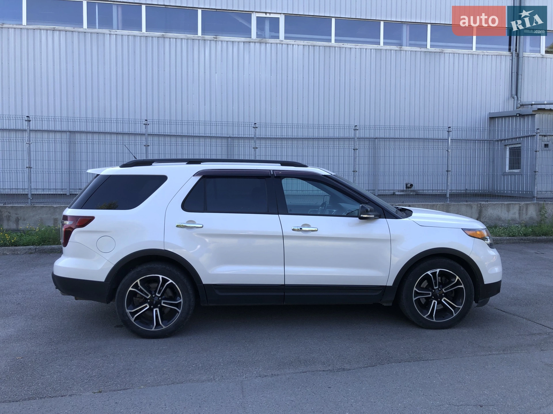 2013 Ford Explorer - мініатюра 4