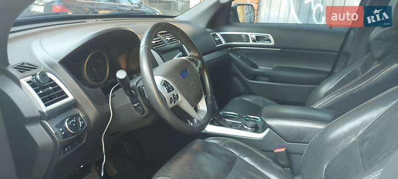 Внедорожник / Кроссовер Ford Explorer 2013 в Первомайске