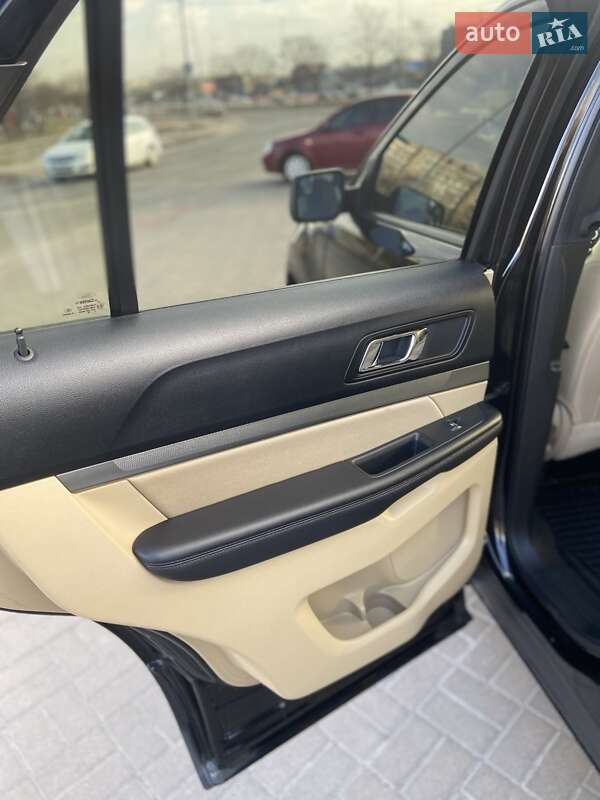 Позашляховик / Кросовер Ford Explorer 2017 в Києві