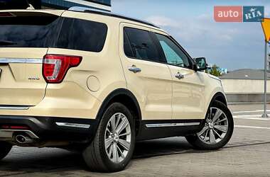 Позашляховик / Кросовер Ford Explorer 2017 в Івано-Франківську