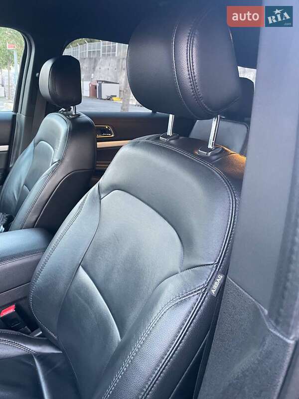 Внедорожник / Кроссовер Ford Explorer 2017 в Львове