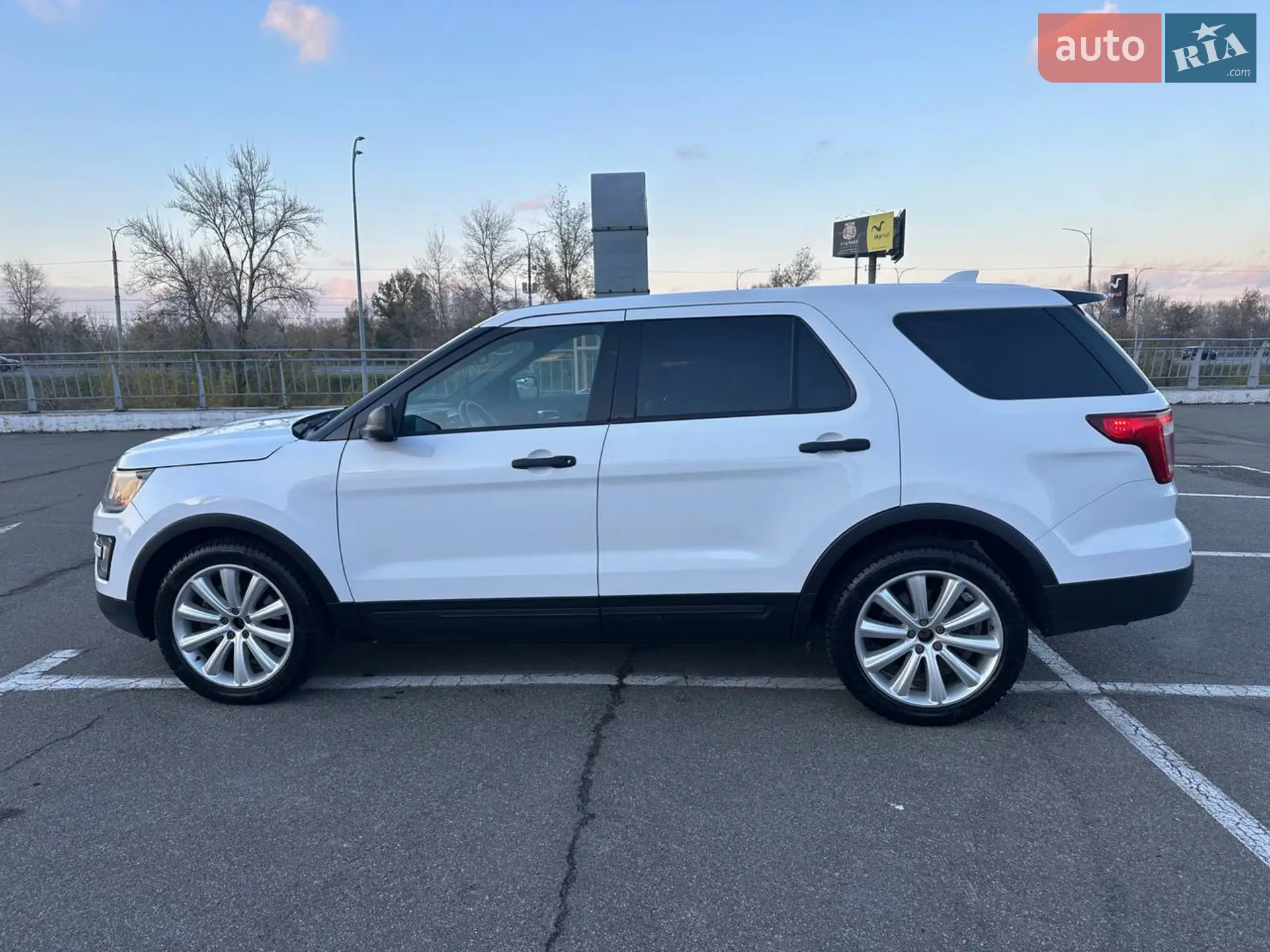 2017 Ford Explorer - мініатюра 5