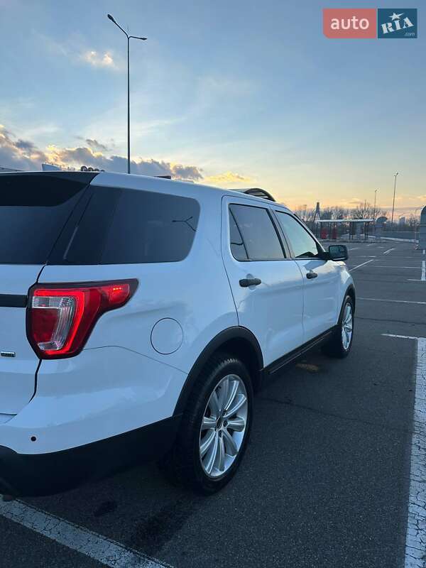 Позашляховик / Кросовер Ford Explorer 2017 в Києві