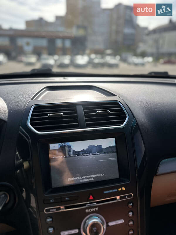 Позашляховик / Кросовер Ford Explorer 2015 в Києві