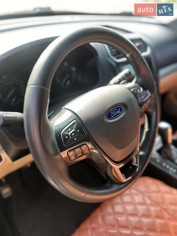 Позашляховик / Кросовер Ford Explorer 2015 в Києві