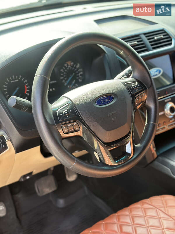 Позашляховик / Кросовер Ford Explorer 2015 в Києві
