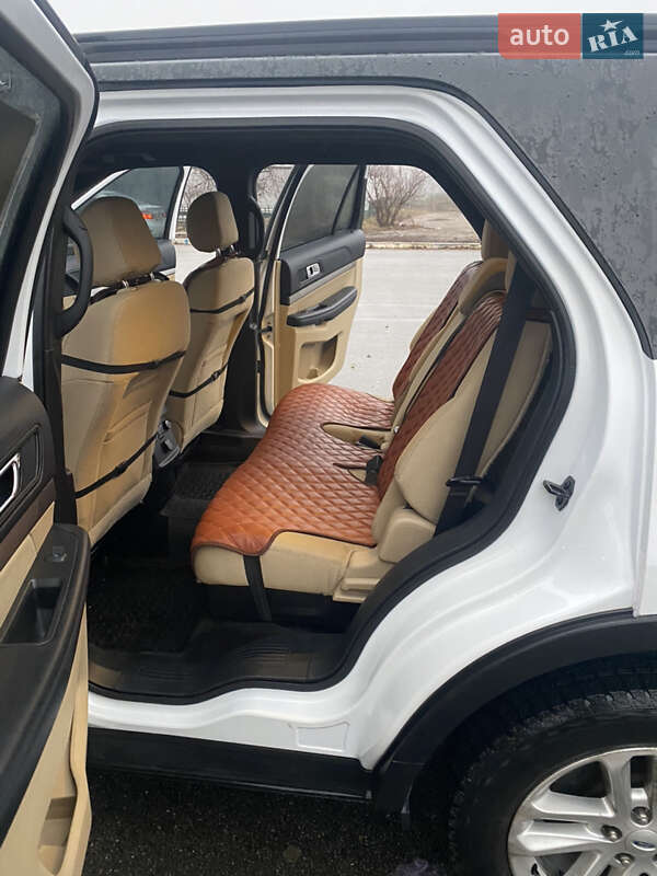 Позашляховик / Кросовер Ford Explorer 2015 в Києві