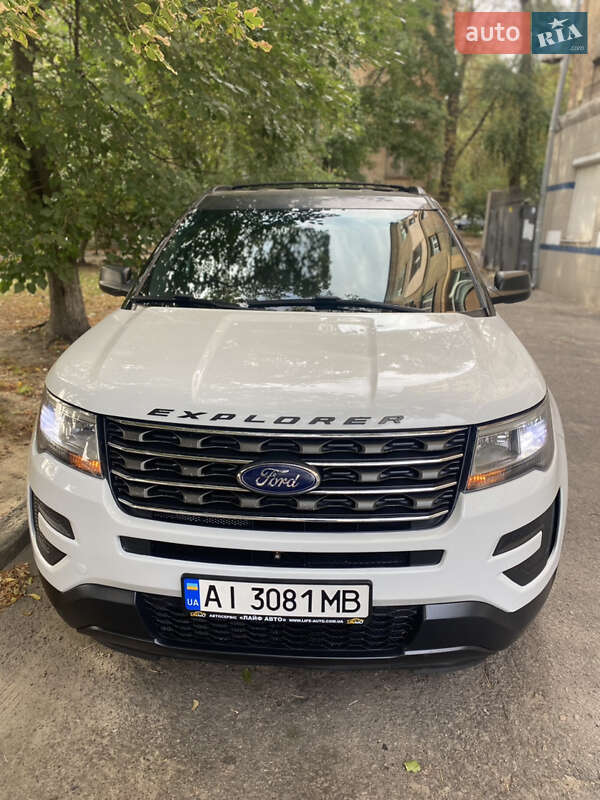 Позашляховик / Кросовер Ford Explorer 2015 в Києві