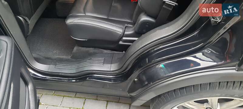 Внедорожник / Кроссовер Ford Explorer 2016 в Остроге