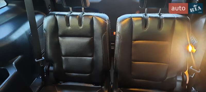 Позашляховик / Кросовер Ford Explorer 2016 в Острозі