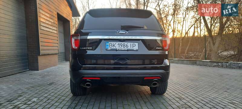 Позашляховик / Кросовер Ford Explorer 2016 в Острозі