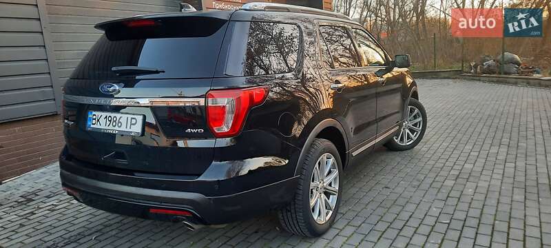 Внедорожник / Кроссовер Ford Explorer 2016 в Остроге