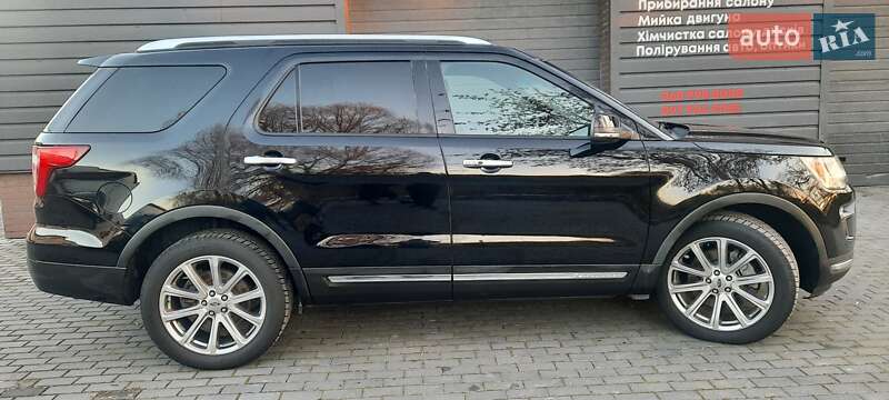 Внедорожник / Кроссовер Ford Explorer 2016 в Остроге
