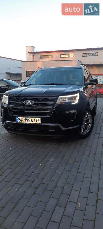 Внедорожник / Кроссовер Ford Explorer 2016 в Остроге
