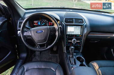 Внедорожник / Кроссовер Ford Explorer 2017 в Верхнеднепровске
