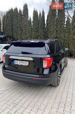 Позашляховик / Кросовер Ford Explorer 2020 в 