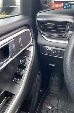 Позашляховик / Кросовер Ford Explorer 2020 в 