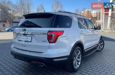 Позашляховик / Кросовер Ford Explorer 2018 в 