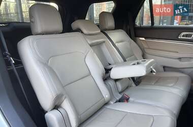 Позашляховик / Кросовер Ford Explorer 2018 в 