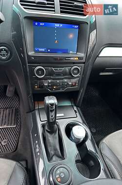 Внедорожник / Кроссовер Ford Explorer 2017 в 