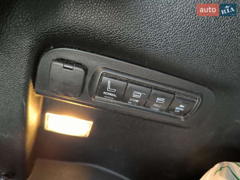 Позашляховик / Кросовер Ford Explorer 2018 в Вишневому