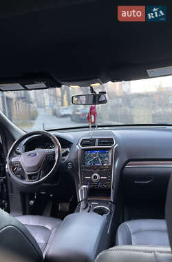 Внедорожник / Кроссовер Ford Explorer 2018 в 