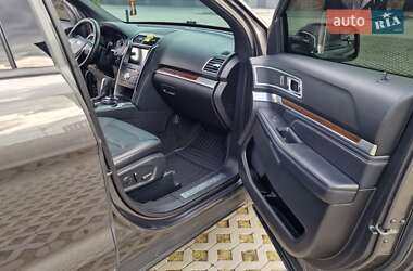 Позашляховик / Кросовер Ford Explorer 2017 в 